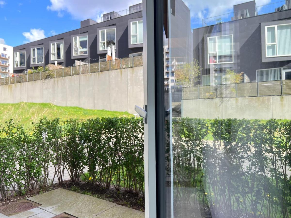 Appartement Newly Built 3 Bedroom At Else Alfelts Vej On The Ground Floor Located In Copenhagens Popular Area Restad On Amager, *
